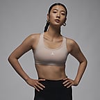 NIKE★ジョーダン スポーツ パッディド ジャンプマン ブラ NIKE公式】ジョーダン スポーツ ウィメンズ ミディアムサポート